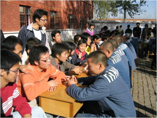 学院师生每年到河南省三监狱进行法制帮教活动人才培养与社会服务一体