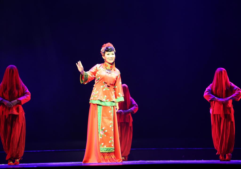 歌舞《花轿到门前》(取材于信阳民歌)