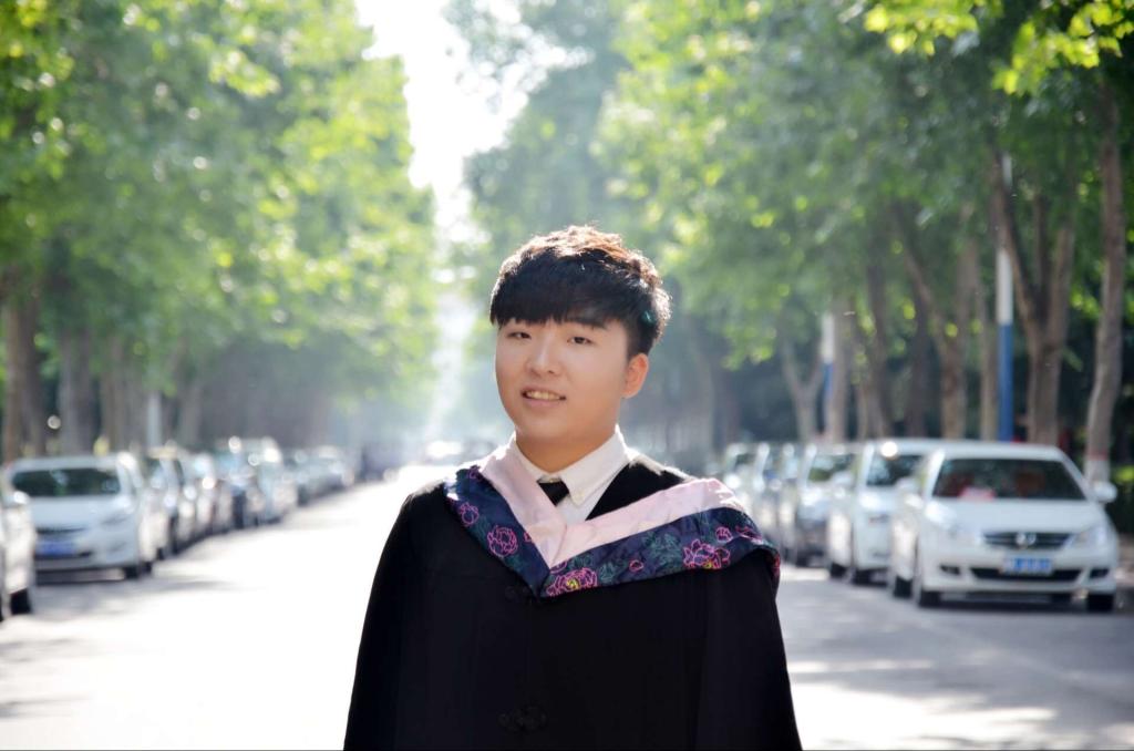 我校原学生会主席曹靓伟同学