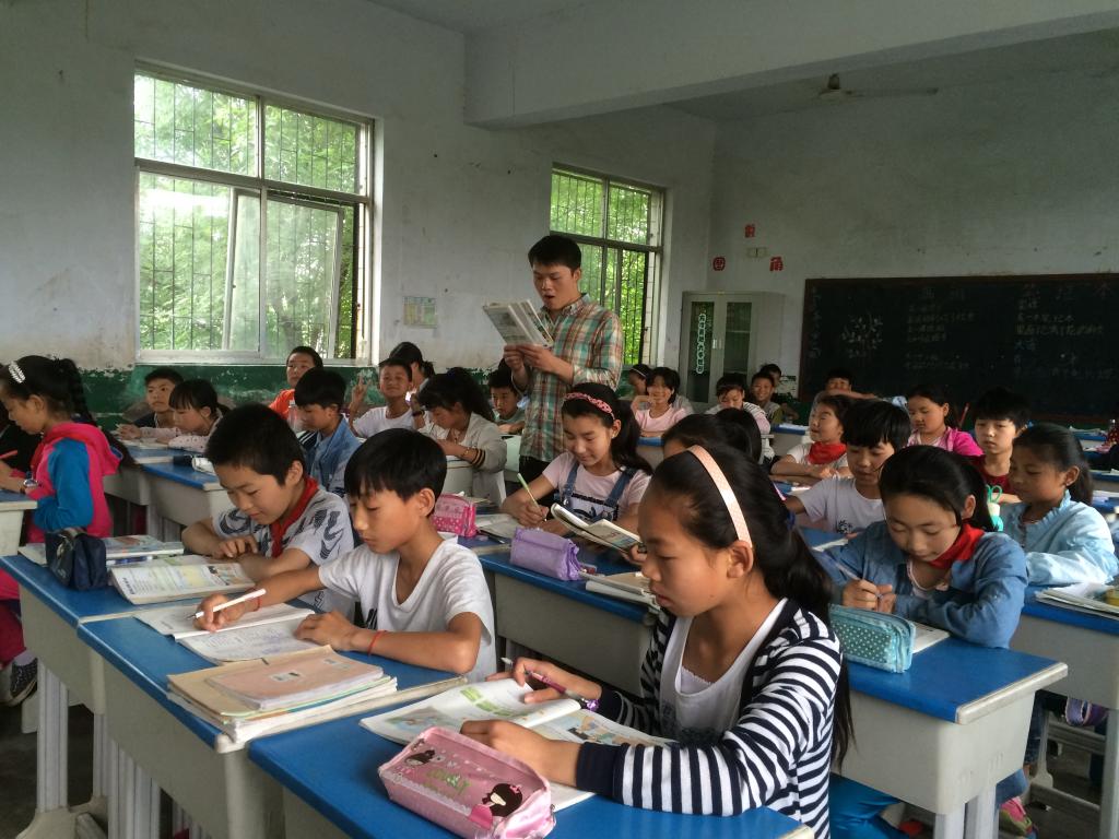 课堂上的牛尧帮