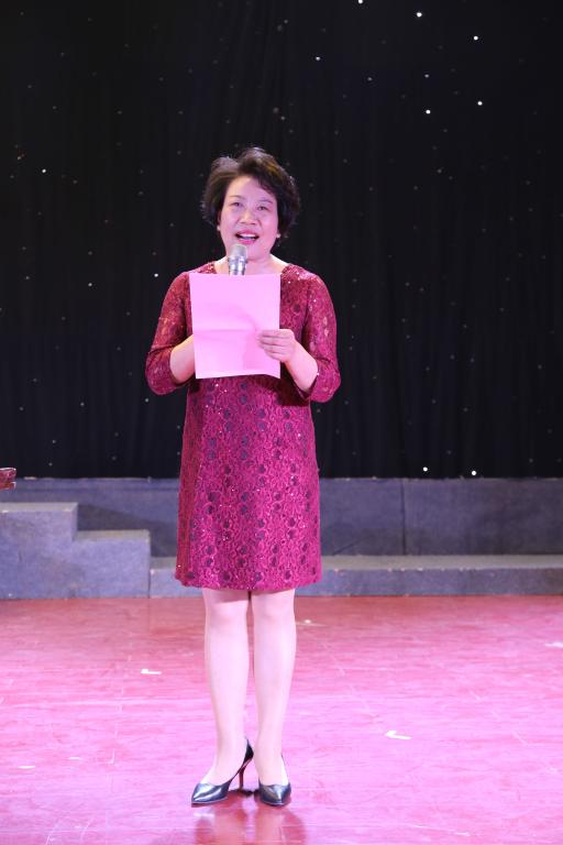 纪委书记罗凤英致辞